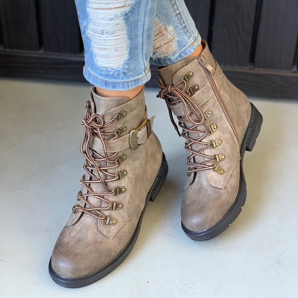 Military Ready For Action Distressed Combat Boot - Picture 2 of 5